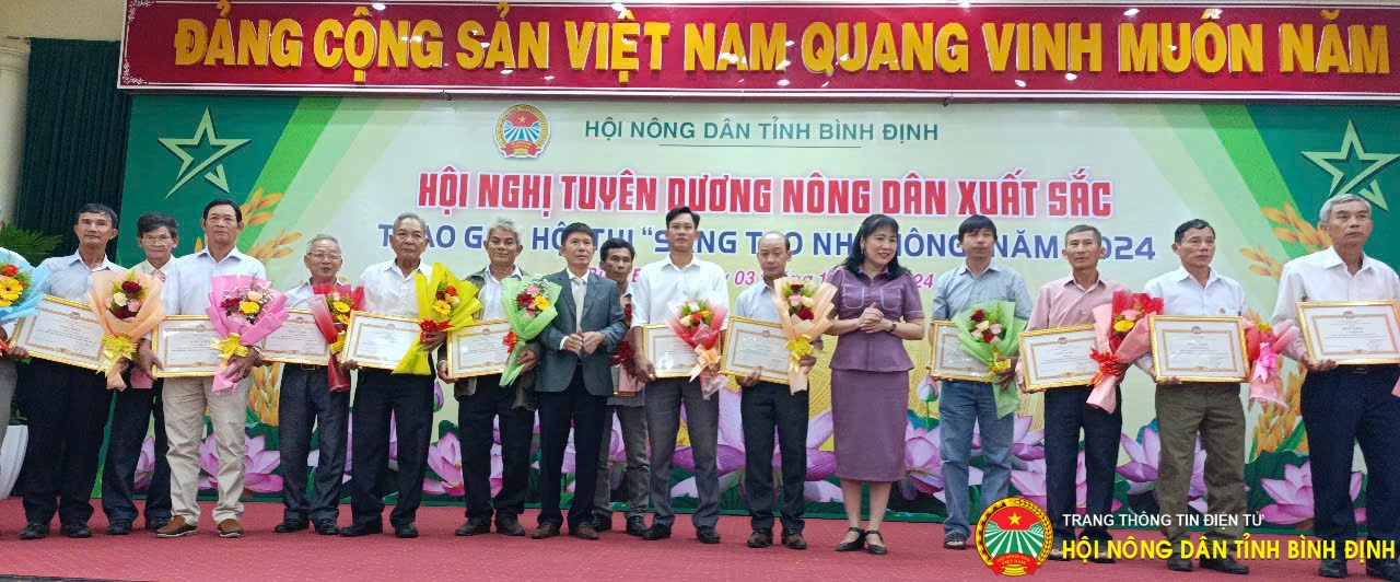 DC-Do-Thien-Che-Pho-Chu-tich-HND-tinh-tang-Bang-khen-cho-cac